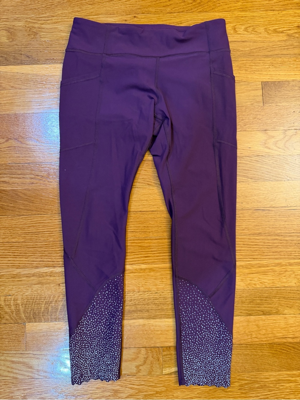Lululemon Tight Stuff Tight II Darkest Magenta - Size 8 Scallop Hem Sparkle
